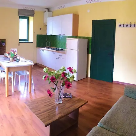 Apartment- Elisa Apartment Crone