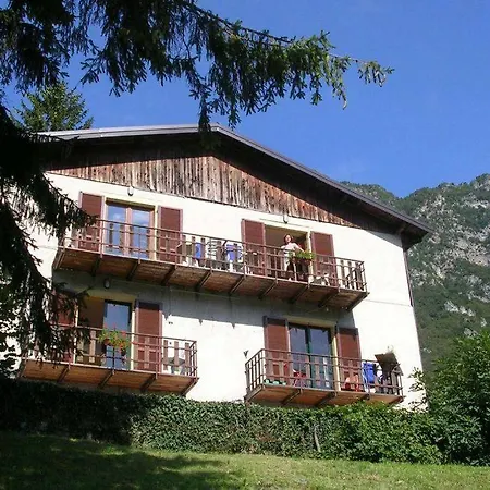 Apartment- Elisa Crone